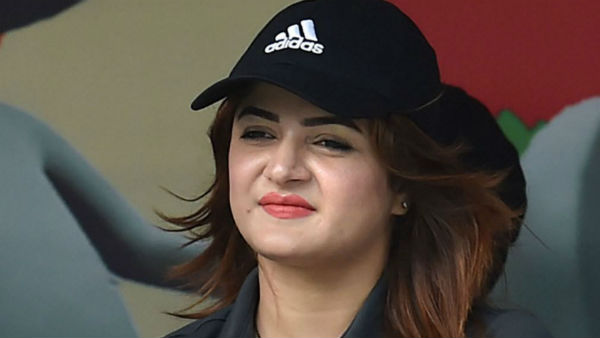 'কুছ তো লোগ কহেঙ্গে'