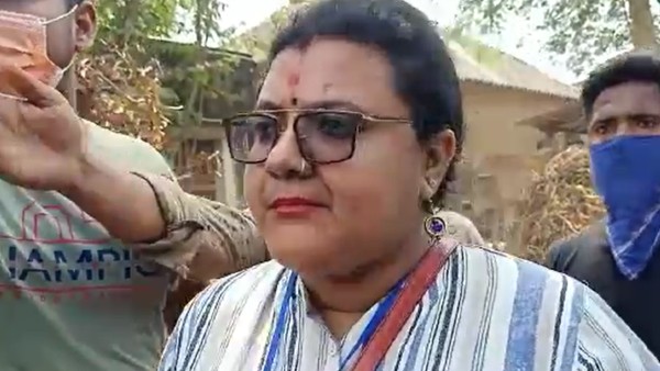 নিশানা দিলীপ ঘোষকে