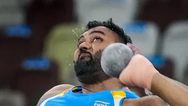 সেরা পারফরম্যান্সের ধারেকাছে নেই