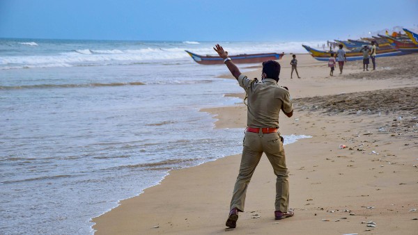 যাচ্ছে ওড়িশা ও অন্ধ্রপ্রদেশের দিকে