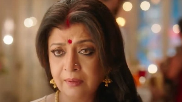 পিছিয়ে গিয়েছে সর্বজয়া