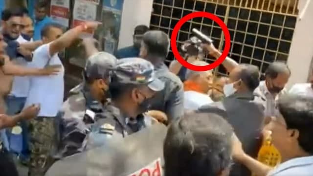 ভবানীপুরে দিলের প্রচারকাণ্ডে তপ্ত রাজ্য, গ্রেফতার ৮ জন ভবানীপুরে দিলের প্রচারকাণ্ডে তপ্ত রাজ্য, গ্রেফতার ৮ জন