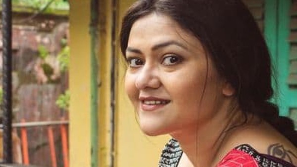 কনীনিকা অভিনয় শেখাচ্ছেন