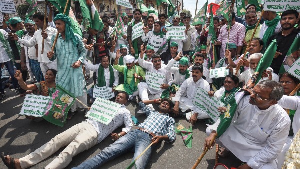 কৃষকদের দাবি মানতে নারাজ কেন্দ্র