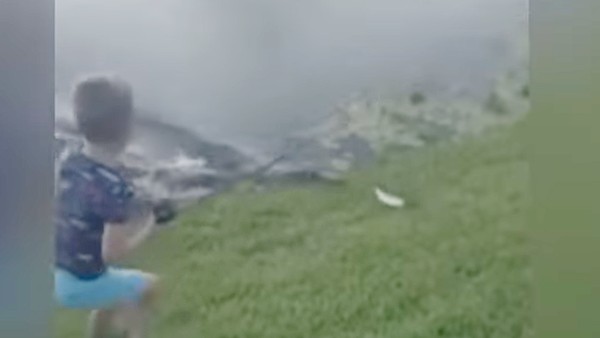 মাছের বদলে ছেলেটিও কুমীরের পেটে যেতে পারত