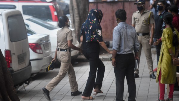 মাদক কাণ্ডে ধৃতদের এনসিবি হেফাজত