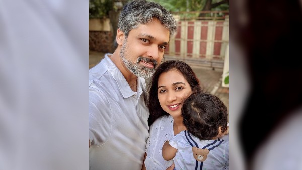মহামারির মধ্যেই গর্ভাবস্থা কাটে গায়িকার