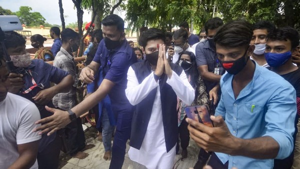 সোমবার অভিষেকের কর্মসূচি নিয়ে অনিশ্চয়তা