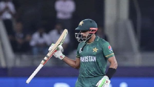 দীনেশ কার্তিকের পাক তারকাকে নিয়ে করা দাবি ঘিরে শোরগোল দীনেশ কার্তিকের পাক তারকাকে নিয়ে করা দাবি ঘিরে শোরগোল