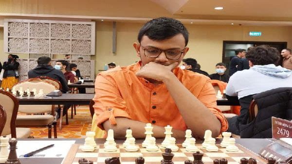 মিত্রাভ গুহ পেলেন দাবায় গ্র্যান্ডমাস্টারের স্বীকৃতি মিত্রাভ গুহ পেলেন দাবায় গ্র্যান্ডমাস্টারের স্বীকৃতি