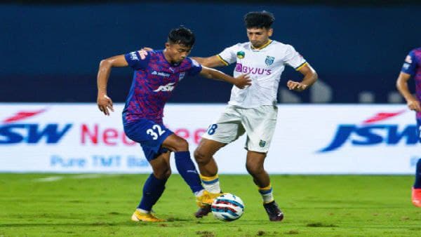 চার মিনিটে নায়ক থেকে খলনায়ক কেন আশিক কুরুনিয়ান? চার মিনিটে নায়ক থেকে খলনায়ক কেন আশিক কুরুনিয়ান?