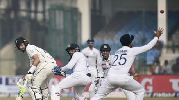 নিউজিল্যান্ডের নাইটওয়াচম্যানের নাছোড়বান্দা ব্যাটিং! নিউজিল্যান্ডের নাইটওয়াচম্যানের নাছোড়বান্দা ব্যাটিং!