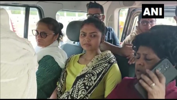 সায়নীকে সরানো হল নিরাপদ জায়গায়
