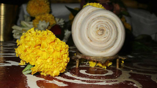 লক্ষী ও ভগবান বিষ্ণুর পুজো করুন
