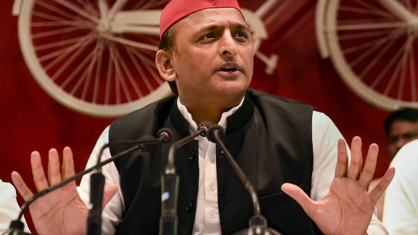অখিলেশের প্রতি সমর্পন থাকতে হবে তবেই প্রার্থী!