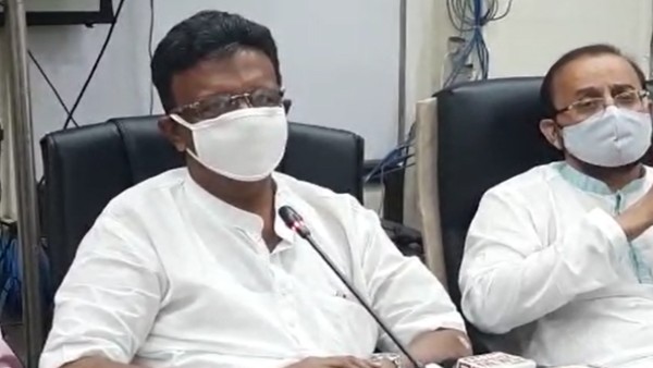 ফিরহাদের মাথাতেই উঠতে পারে কলকাতা পুরসভার তাজ