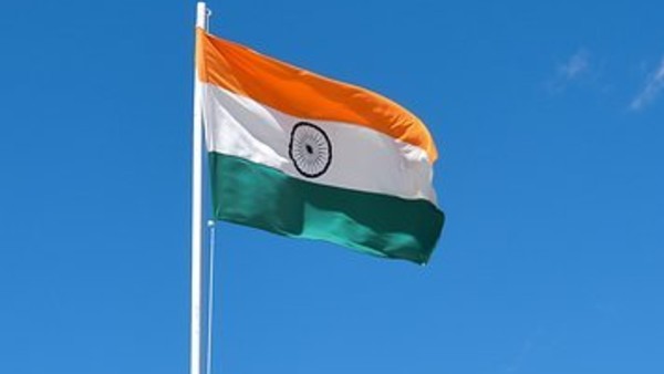 জাতীয় পতাকায় অপ্রতুল বেগুনি রঙ