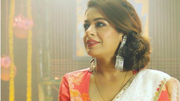 ইমন অনুষ্ঠান ছেড়ে চলে যান