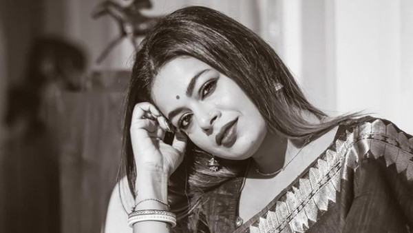 আয়োজকরা ইমনকে অপেক্ষা করতে বলেন
