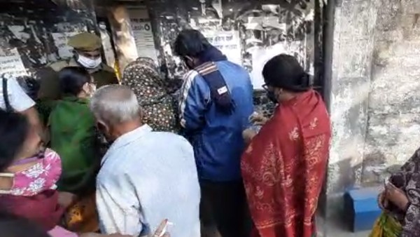 বদল নেই সন্ত্রাসের ভোট-চিত্রে, এবারও অভিযোগ থেকে বেরোতে পারল না কলকাতা পুরভোট বদল নেই সন্ত্রাসের ভোট-চিত্রে, এবারও অভিযোগ থেকে বেরোতে পারল না কলকাতা পুরভোট