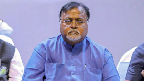 পিএসি থেকে সরানোর ইঙ্গিত