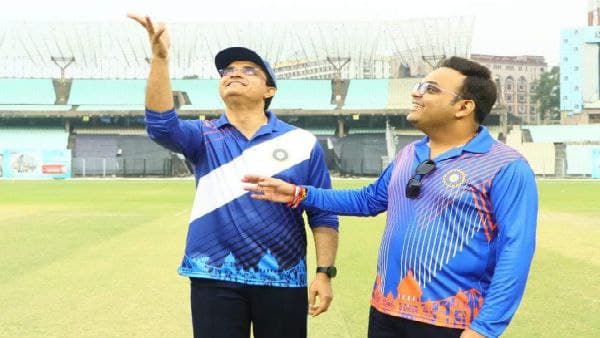 শোরগোল তুঙ্গে