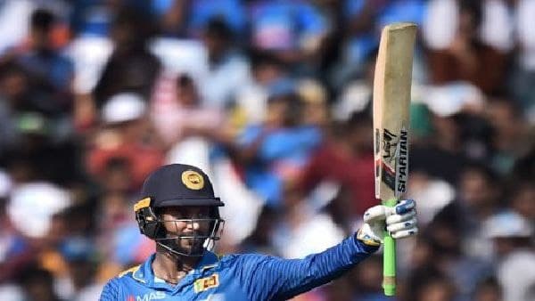 উপুল থরঙ্গা ও ধামিকা প্রসাদ