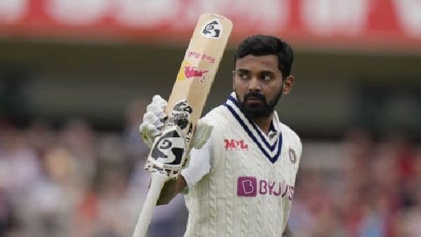বিদেশের মাটিতে ষষ্ঠ টেস্ট শতরান