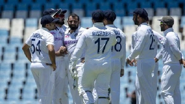 সেঞ্চুরিয়নে শামি-সিরাজের দাপটে চাপে দক্ষিণ আফ্রিকা সেঞ্চুরিয়নে শামি-সিরাজের দাপটে চাপে দক্ষিণ আফ্রিকা