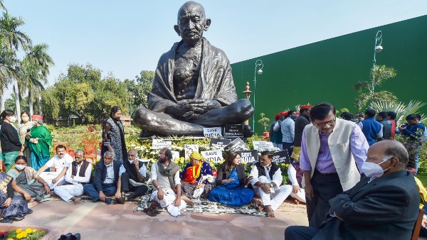 ধরনা জারি ১২ সাসপেন্ডেড সাংসদের