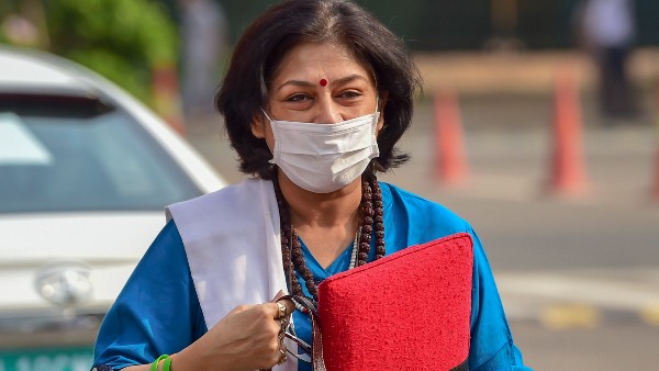 কান্নায় ভাঙলেন রূপা