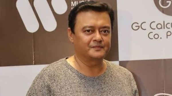 কাজ ফিরিয়েছেন যে যে ছবির