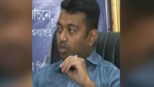 তৃণমূলেই আছেন বাবা