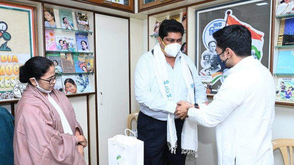 কংগ্রেসের প্রার্থী তালিকাতেও নাম ছিল