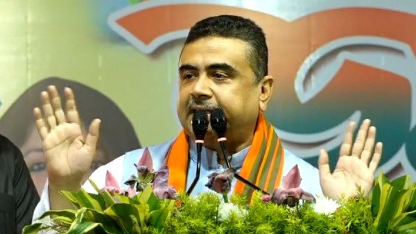 দুপুর থেকেই অবরুদ্ধ সল্টলেকের বাড়ি