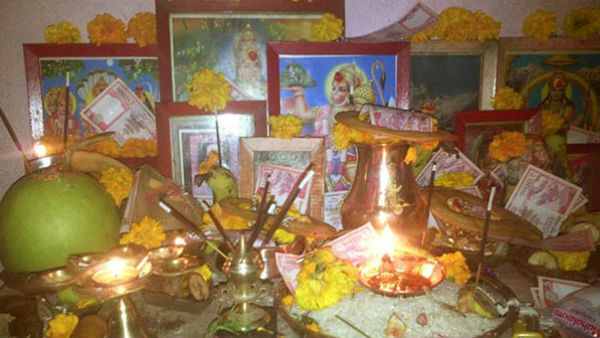 এই দিনে কোন দেবতার পুজো করবেন