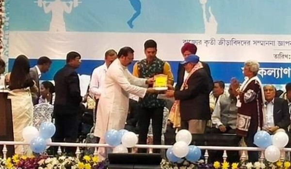 প্রয়াত জাতীয় হকি দলের প্রাক্তন খেলোয়াড় এবং কোচ অসীম গঙ্গোপাধ্যায় প্রয়াত জাতীয় হকি দলের প্রাক্তন খেলোয়াড় এবং কোচ অসীম গঙ্গোপাধ্যায়