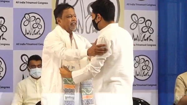 মুকুল রায় দীর্ঘক্ষণ বৈঠক করেন।