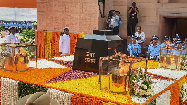১৯৭২ থেকে ২০১৯ পর্যন্ত অক্ষয় জ্যোতি