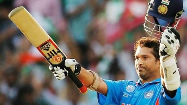 ওডিআই ক্রিকেটে প্রথম দ্বি-শতরান করেন সচিন তেন্ডুলকর: