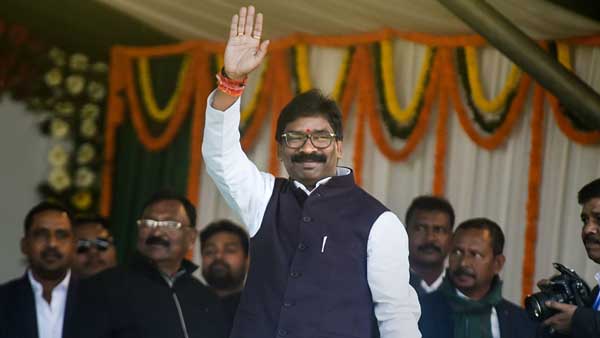 ছাত্রের সোশ্যাল মিডিয়া পোস্ট দেখে সাহায্যে এগিয়ে এলেন ঝাড়খন্ডের মুখ্যমন্ত্রী ছাত্রের সোশ্যাল মিডিয়া পোস্ট দেখে সাহায্যে এগিয়ে এলেন ঝাড়খন্ডের মুখ্যমন্ত্রী