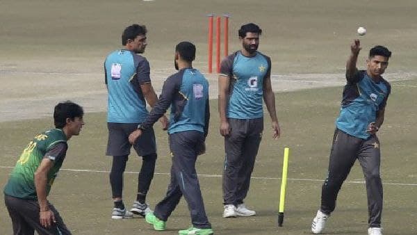 পাকিস্তানের পেসার মহম্মদ হাসনাইন বেকায়দায়! আন্তর্জাতিক ক্রিকেটে বোলিংয়ে নিষেধাজ্ঞা জারির কারণ কী? পাকিস্তানের পেসার মহম্মদ হাসনাইন বেকায়দায়! আন্তর্জাতিক ক্রিকেটে বোলিংয়ে নিষেধাজ্ঞা জারির কারণ কী?
