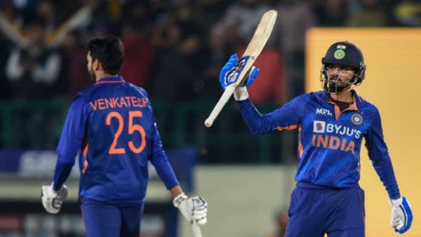 দক্ষিণ আফ্রিকার বিরুদ্ধে টি-২০ সিরিজে ভারত অধিনায়ককে ছাপিয়ে যাওয়ার হাতছানি শ্রেয়স আইয়ারের সামনে দক্ষিণ আফ্রিকার বিরুদ্ধে টি-২০ সিরিজে ভারত অধিনায়ককে ছাপিয়ে যাওয়ার হাতছানি শ্রেয়স আইয়ারের সামনে