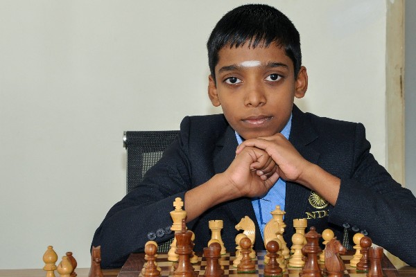 কার্লসেনকে হারানো তরুণ দাবাড়ুকে শুভেচ্ছা বার্তা প্রধানমন্ত্রী নরেন্দ্র মোদীর কার্লসেনকে হারানো তরুণ দাবাড়ুকে শুভেচ্ছা বার্তা প্রধানমন্ত্রী নরেন্দ্র মোদীর