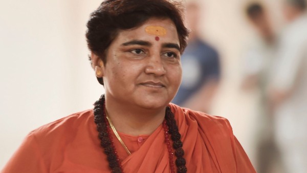 হিজাব পরতে হলে বাড়িতে পরুন, স্কুলে নয়, সাধ্বী প্রজ্ঞা হিজাব পরতে হলে বাড়িতে পরুন, স্কুলে নয়, সাধ্বী প্রজ্ঞা
