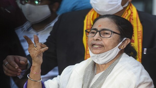 আনিস ফেভারিট ছেলে, বলেছিলেন মুখ্যমন্ত্রী