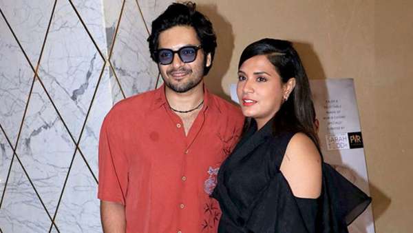 রাজস্থান থেকে মেহেন্দি আর্টিস্ট