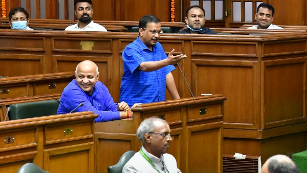 বাংলার মতো দিল্লি বিধানসভাও উত্তাল, বিজেপি বিধায়ক সাসপেন্ড বাংলার মতো দিল্লি বিধানসভাও উত্তাল, বিজেপি বিধায়ক সাসপেন্ড