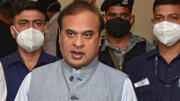 মুখ্যমন্ত্রীর স্ত্রী ও ছেলের বিরুদ্ধে অভিযোগ