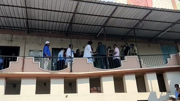 প্রশাসনের স্বীকৃতি নেই